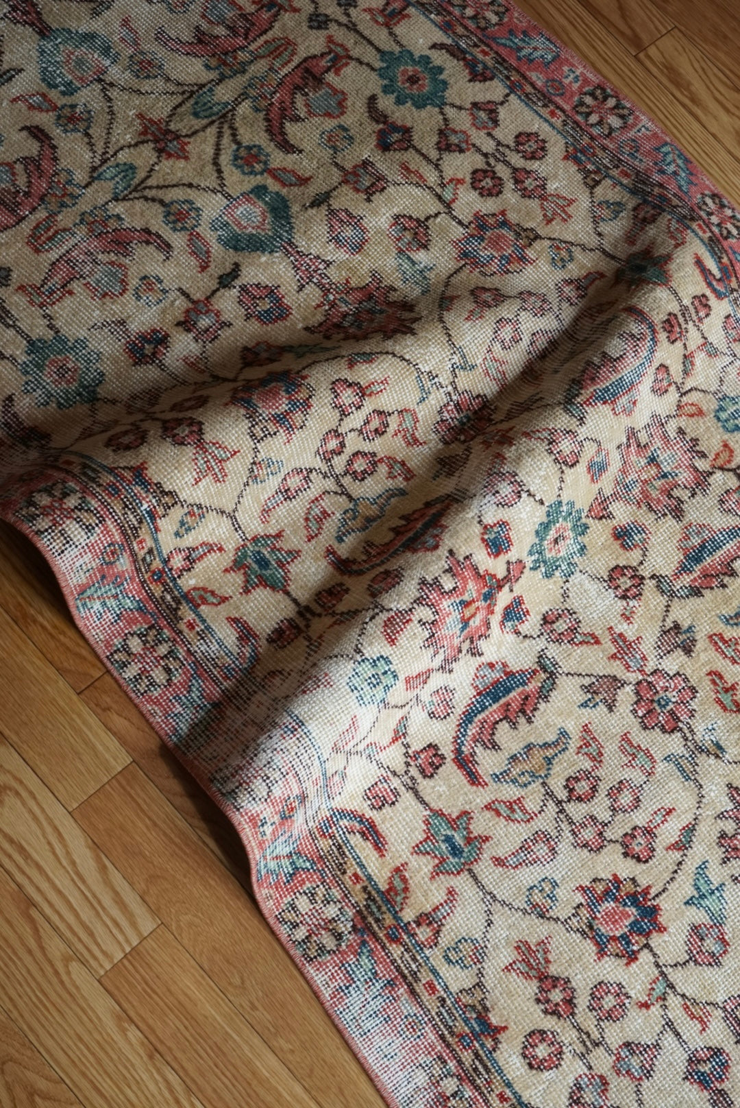 Türkiye Old Isparta Beige , Rose Pink , Emerald Green Floral 1970年代 194 × 92 cm No.TR25451 / 国内送料無料