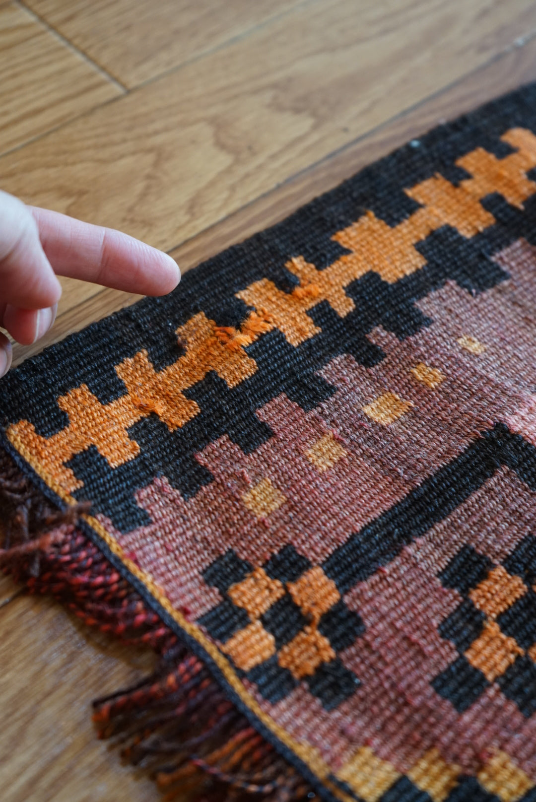 Türkiye Old Kilim Kars Tribal Design Purple 1970年代 180.5 × 135 cm No.TR25548 / 国内送料無料・羊毛手織りキリム
