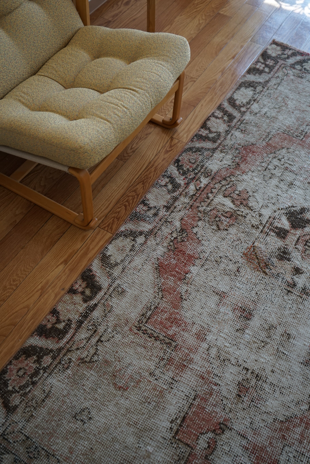 Türkiye Old Isparta Brown, CoralPink 1970年代 199 × 123 cm No.TR25277