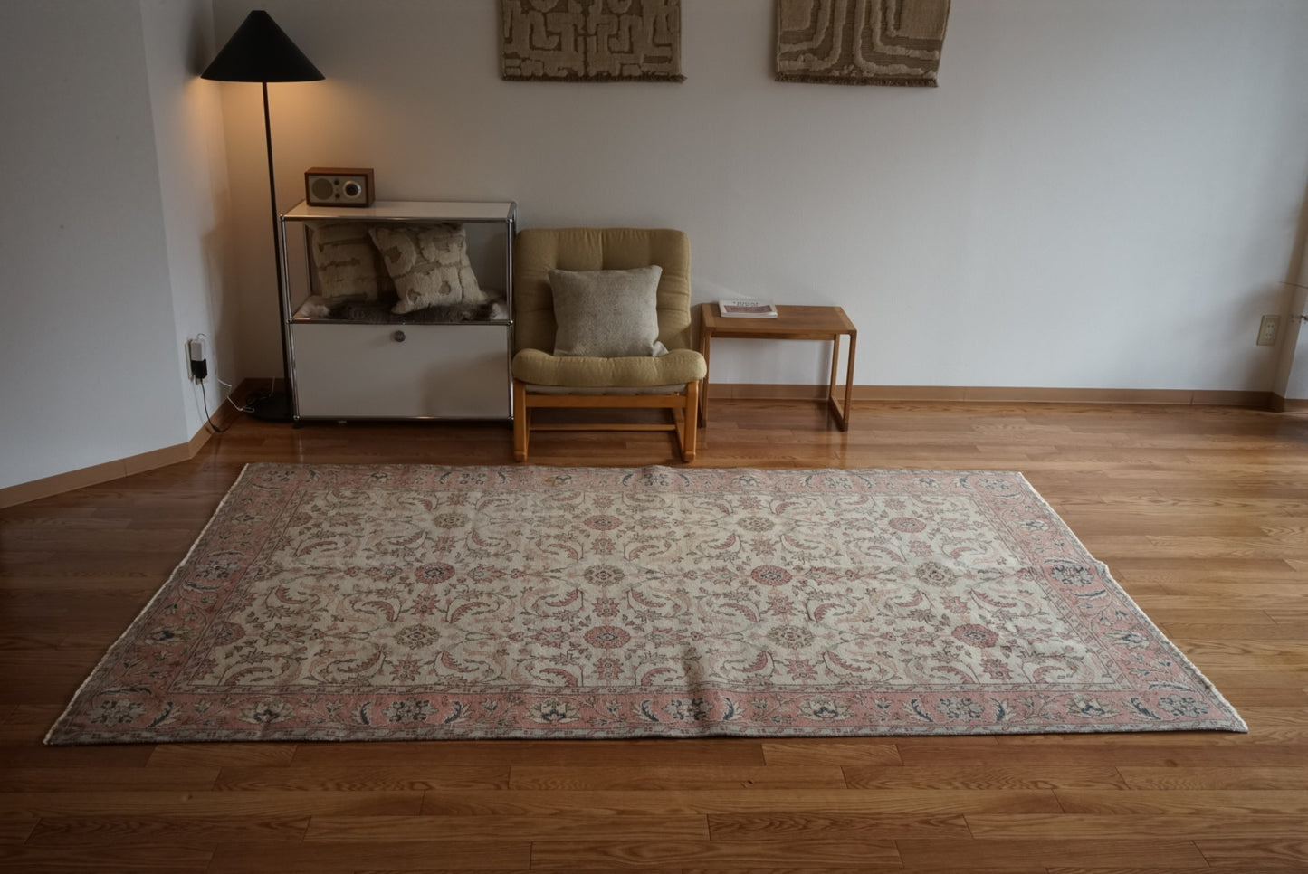Türkiye Old Isparta Floral Pink , Beige 1970年代 250 × 154 cm No.TR25496 / 国内送料無料