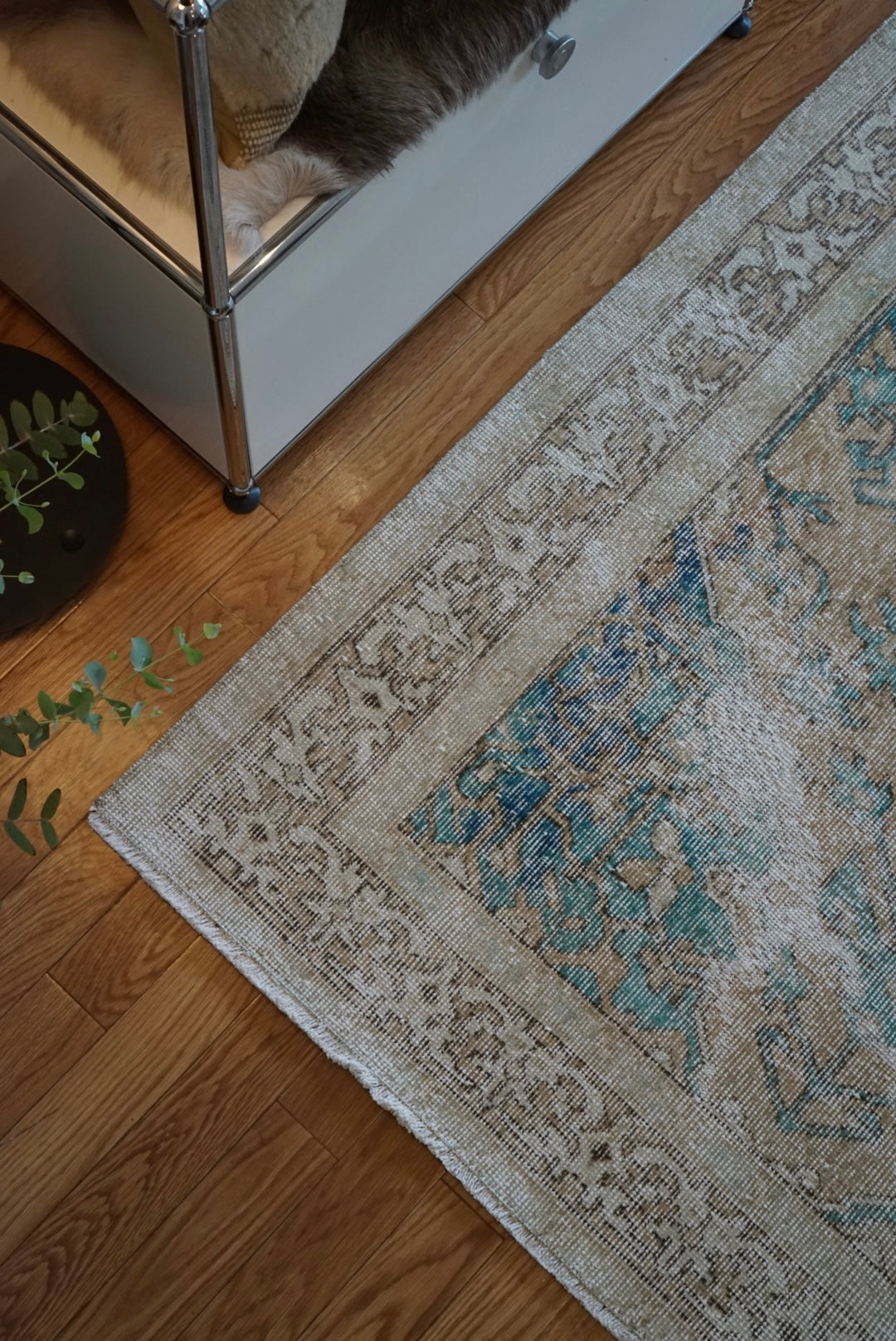 Türkiye Old Oushak Beige , Blue , Medallion 1960年代 227 × 132cm No.TR25454