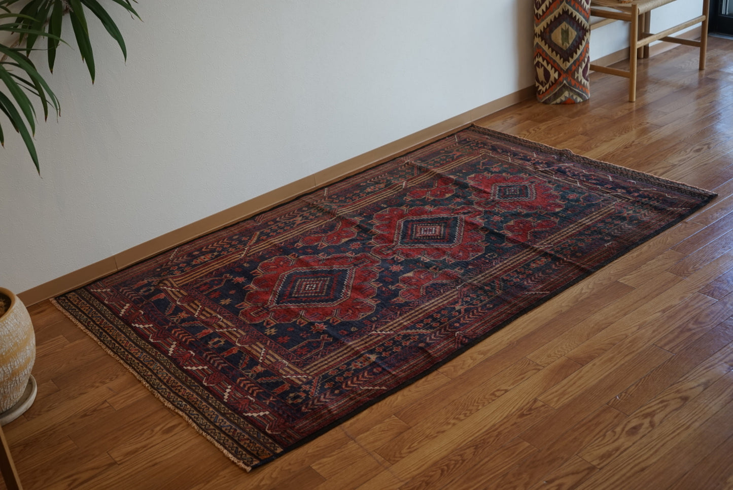 Afghanistan Vintage Baluch Navy Tribal Design 1980年代 208 × 130 cm No.AF2525