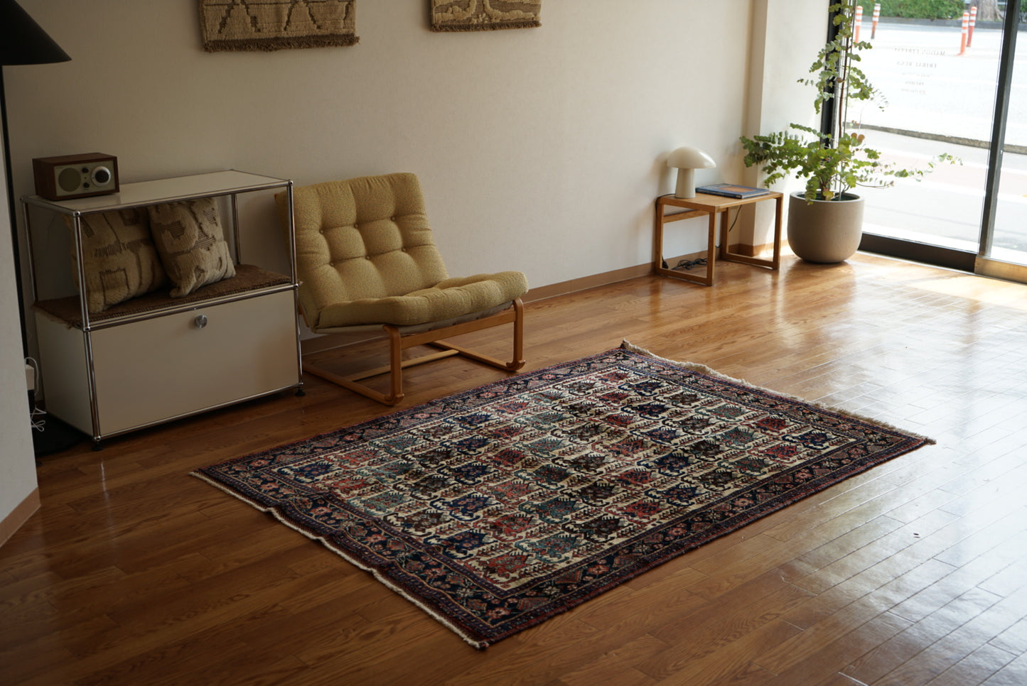 店頭販売 Iran Antique Afshar Pistachios 1860年代 183 × 135 cm