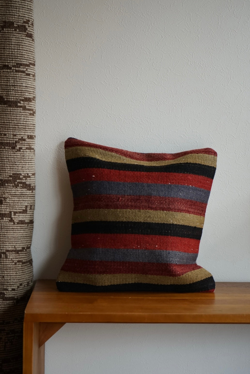 Türkiye Old Kilim Cushion Cover Mix Color Stripe Design 50 × 50 cm No.TR25528 / 国内送料無料・羊毛手織りキリム