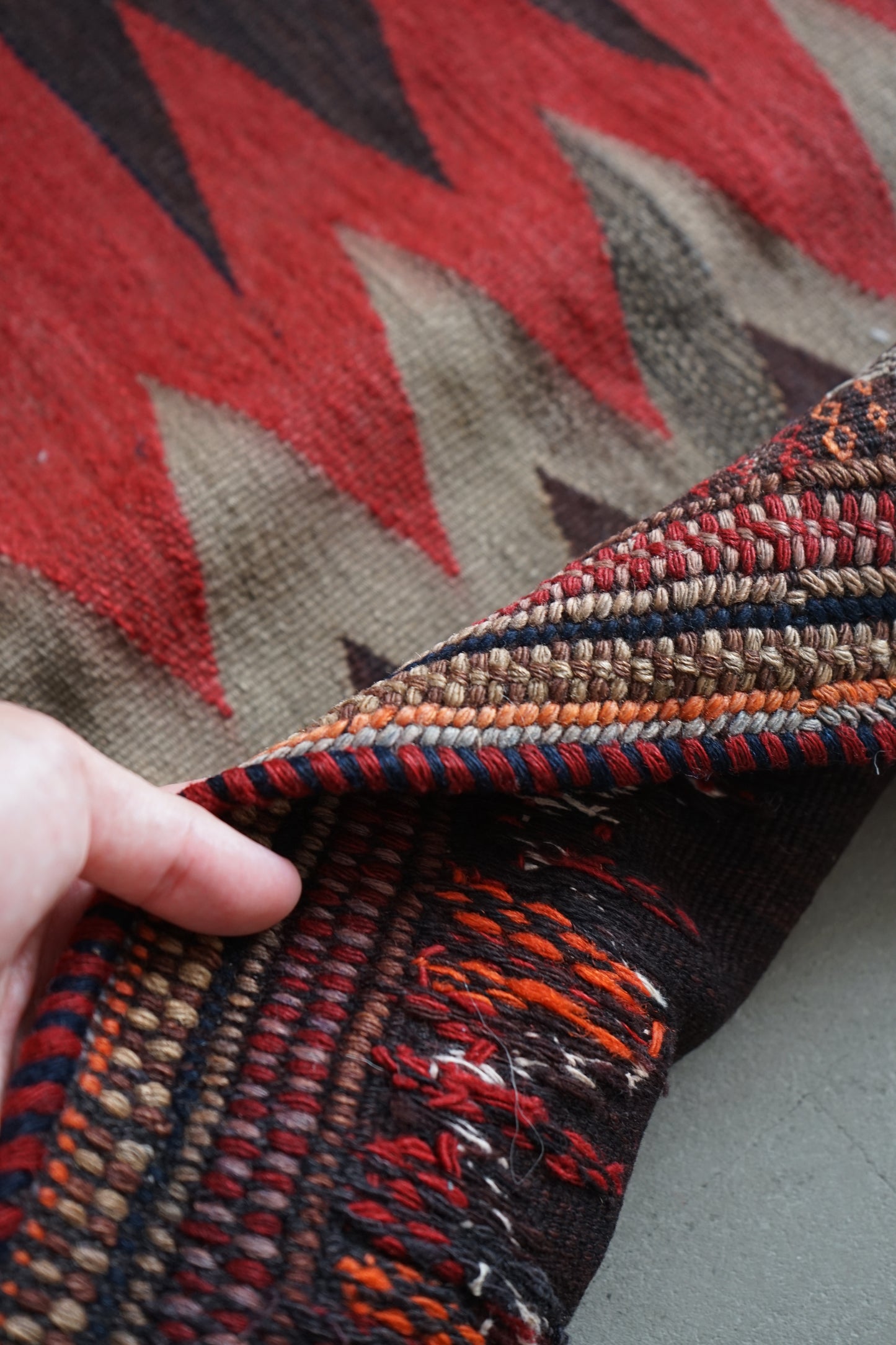 IRAN ANTIQUE AFSHAR TABLECLOTH 1840年代 129 × 126.5 cm