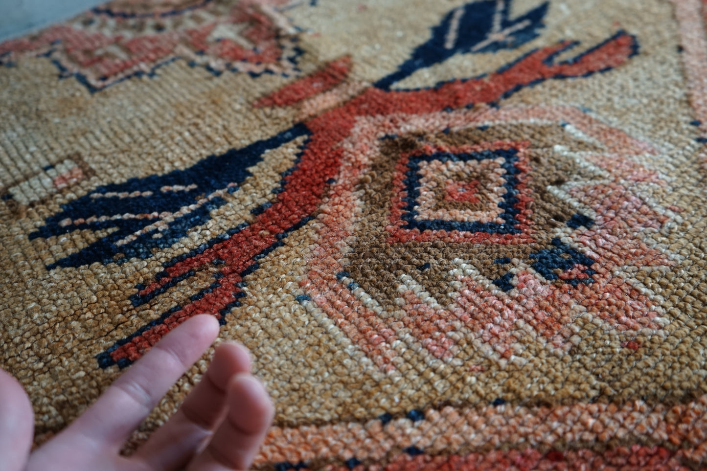 TURKEY OLD ISPARTA ORIENTAL BEIGE SMALL SIZE 124 × 73 cm No.TR25215