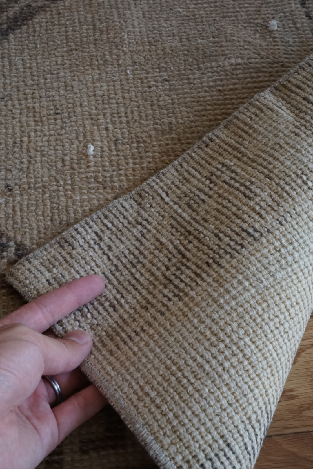 Türkiye Old Oushak Beige 1970年代 105.5 × 57 cm No.TR25513 / 国内送料無料・羊毛手織り絨毯