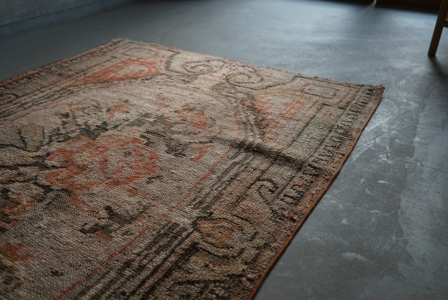 TURKEY OLD ISPARTA ROSE FLOWER 1950-1960年代 161 × 107.5 cm No.TR25129