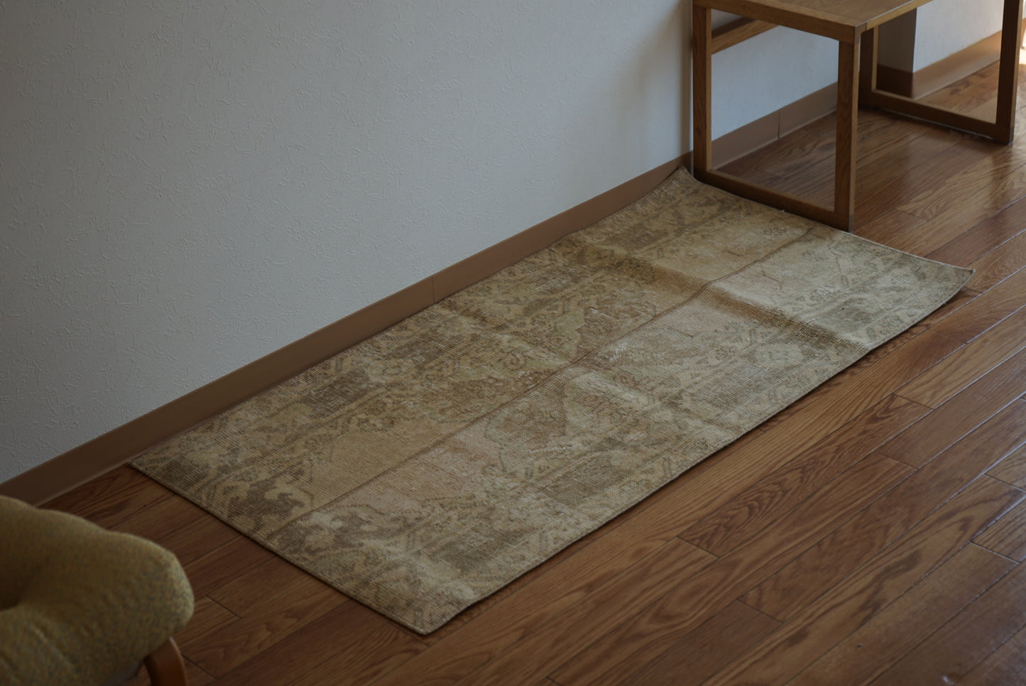 Türkiye Old Oushak Beige Patchwork 1970年代 125.5 × 63.5 cm No.TR25408