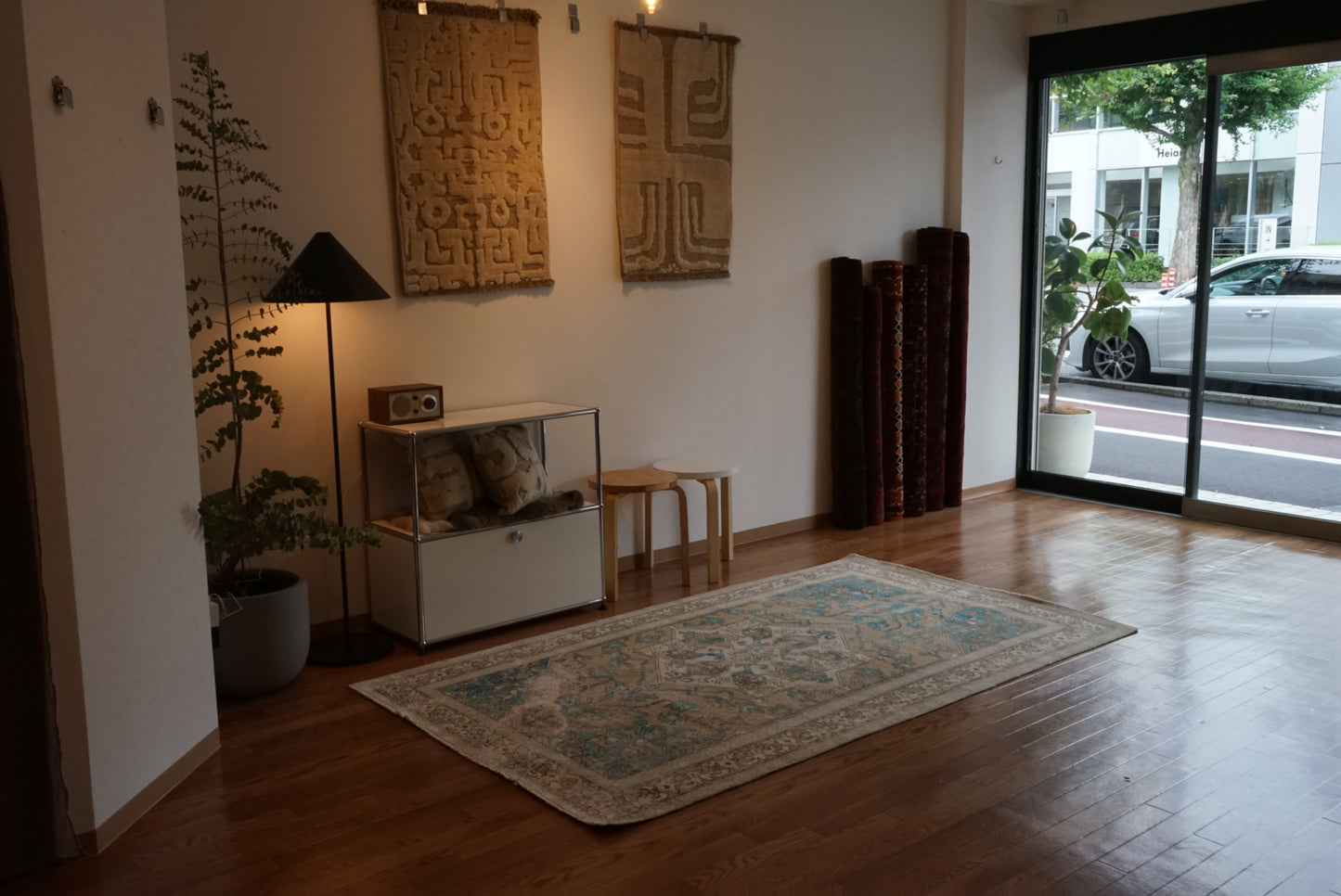Türkiye Old Oushak Beige , Blue , Medallion 1960年代 227 × 132cm No.TR25454