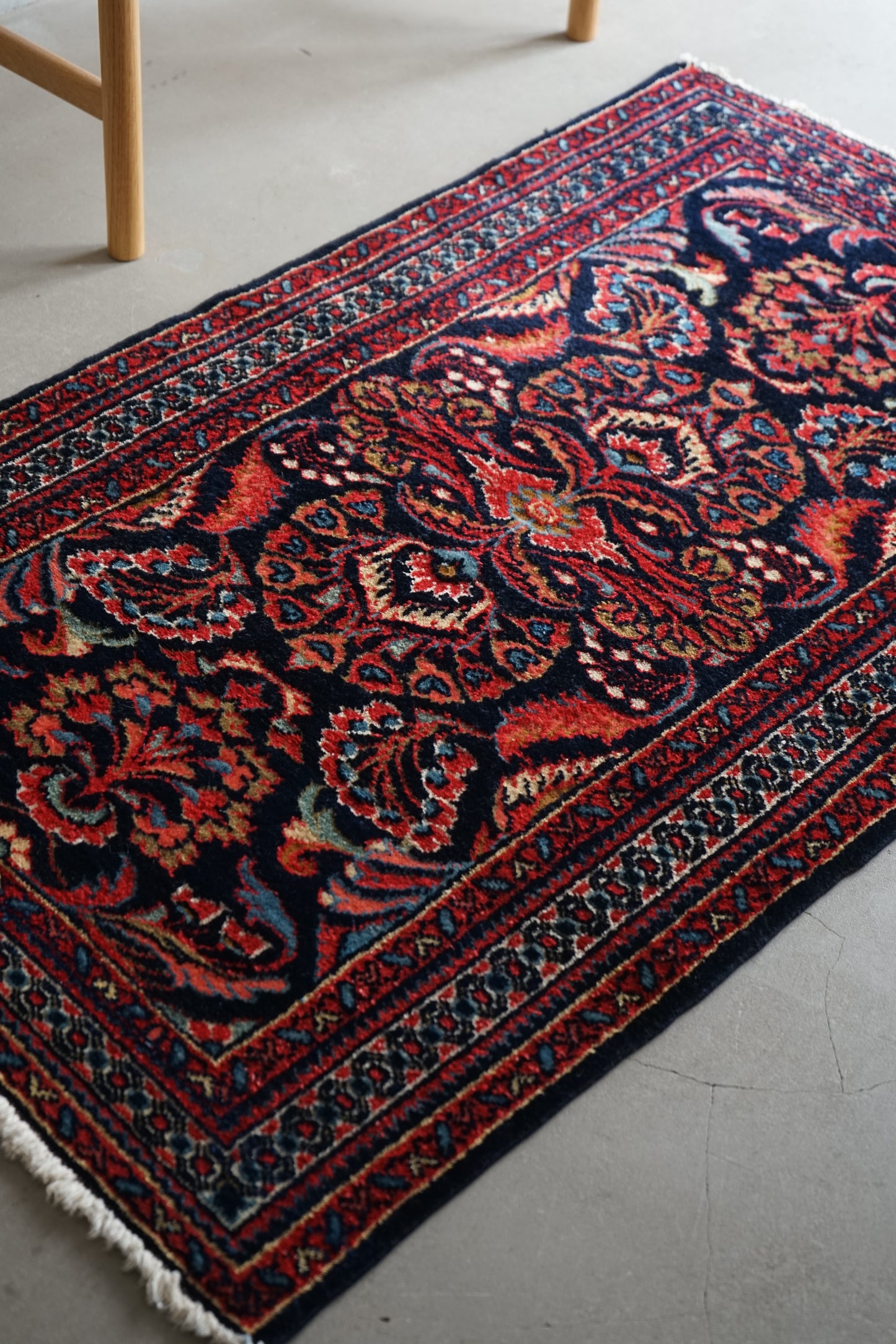 店頭販売 IRAN ANTIQUE LILIAN SAROUK MOHAJERAN FARAHAN 1820年代 118×69cm