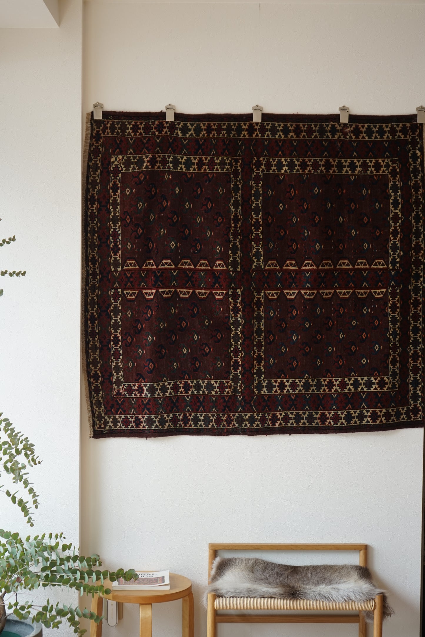 店頭販売 IRAN ANTIQUE TURKMEN YAMUT 1860 年代 131 × 121 cm / 国内送料無料・羊毛手織り絨毯