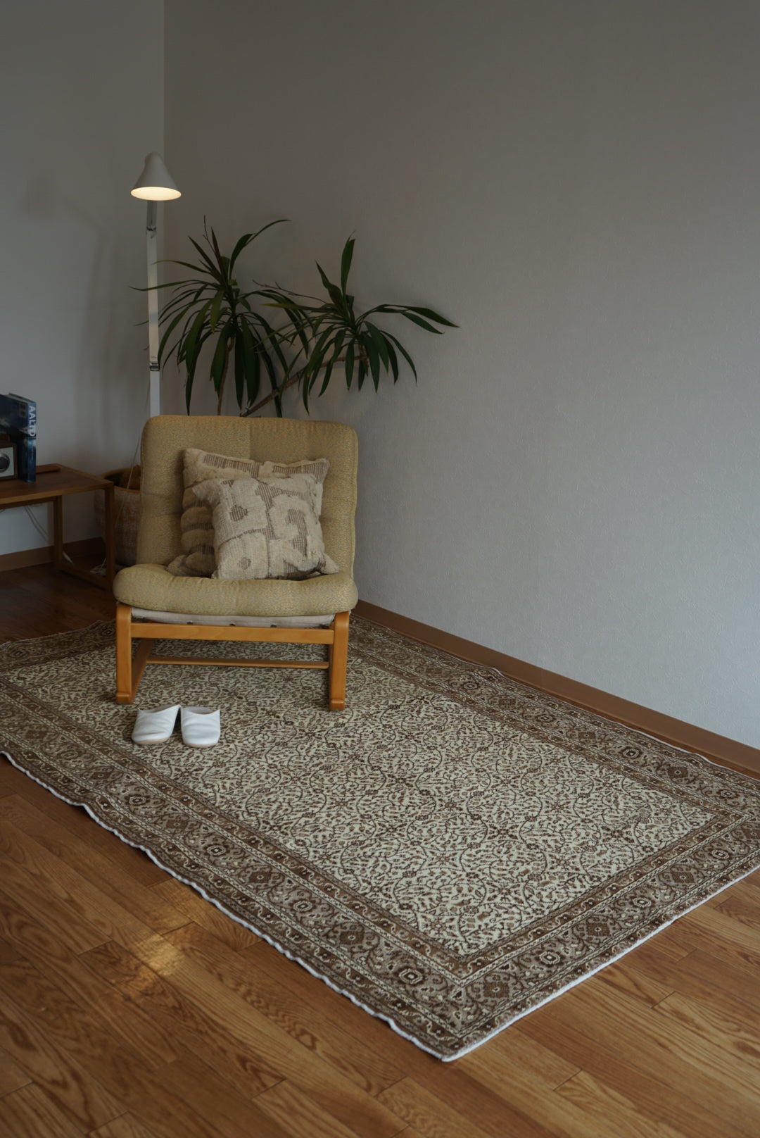 Türkiye Old Kayseri Beige , Brown Flower 1970年代 210 × 142 cm No.TR25388