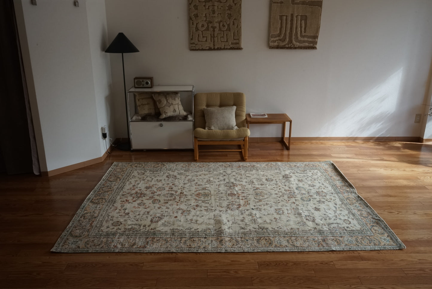 Türkiye Old Isparta Ivory , Orange Flower 1970年代 242 × 164.5 cm No.TR25504 / 国内送料無料