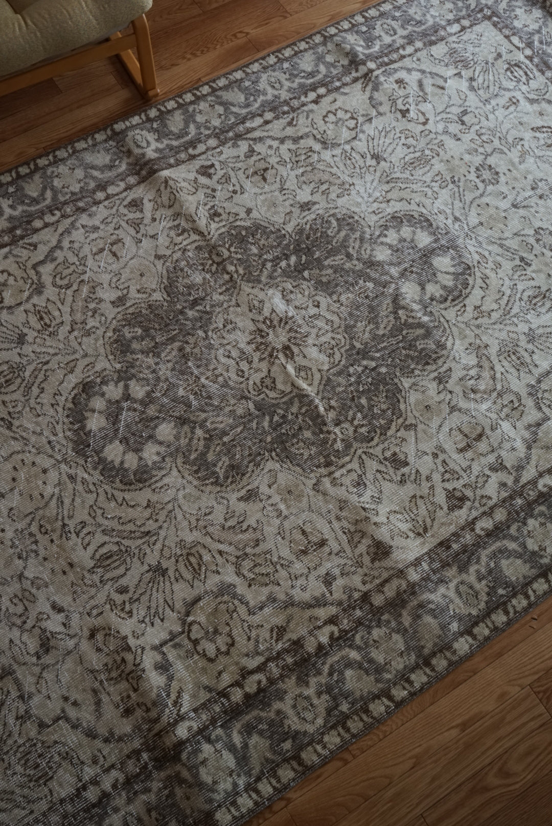 Türkiye Old Isparta Medallion Beige , Glay 1960年代 260.5 × 164 cm No.TR25492 / 国内送料無料