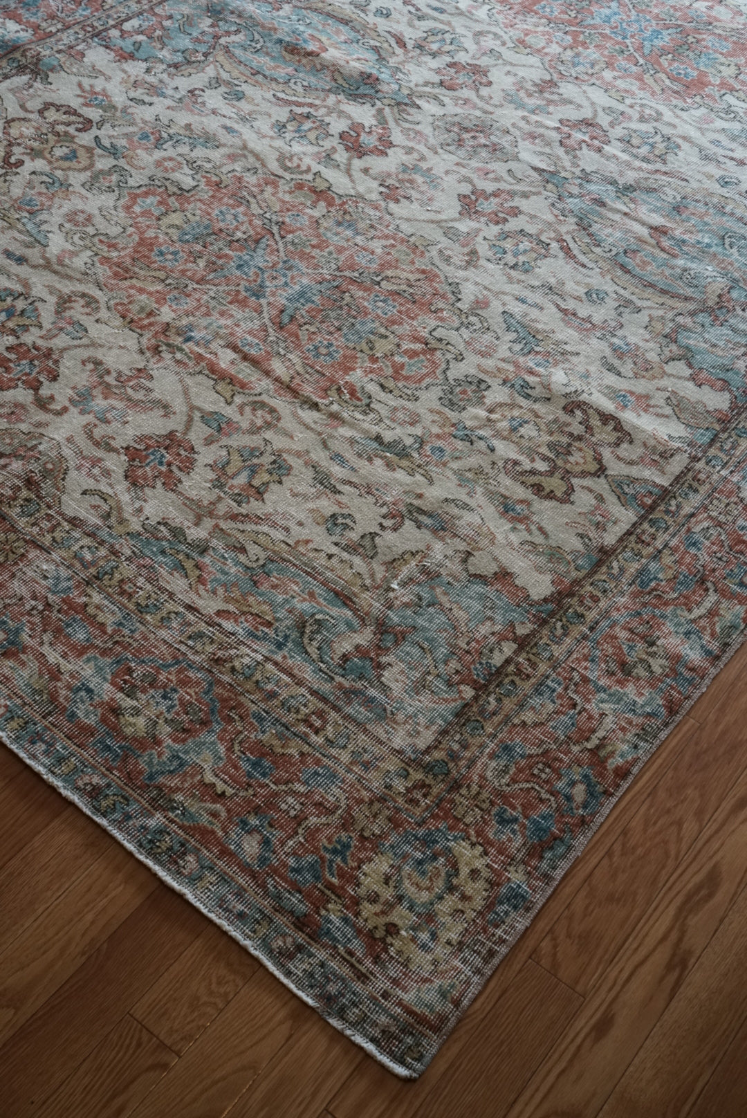 Türkiye Old Isparta Beige , Bric Red , Saxe Blue Flower 1970年代 286 × 189 cm No.TR25506 / 国内送料無料・羊毛手織り絨毯