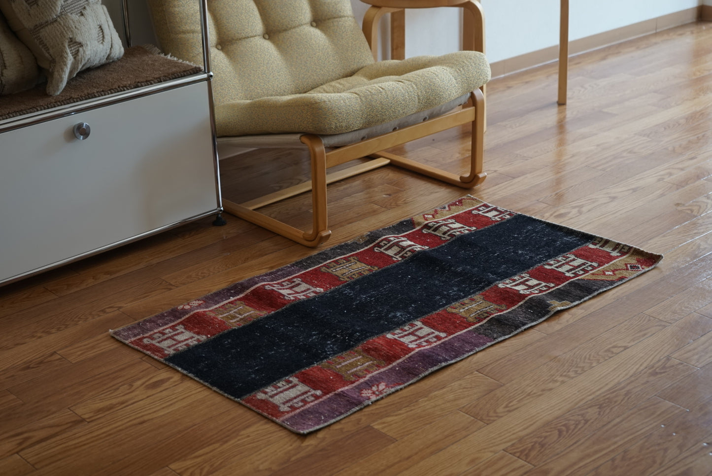 Türkiye Old Oushak Black , Red Patchwork Runner 1970年代 109 × 61.5 cm No.TR25421