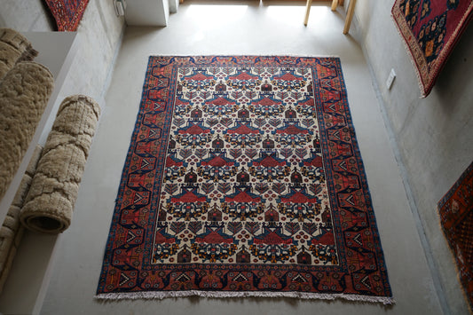 店頭販売 IRAN ANTIQUE BAKHTIARI GAVAN BUSHES
1870年代 185.5 × 146 cm