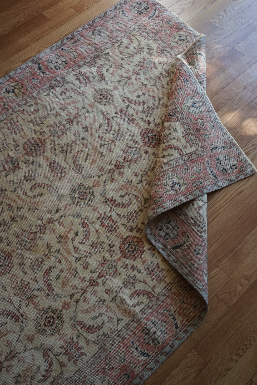 Türkiye Old Isparta Floral Pink , Beige 1970年代 250 × 154 cm No.TR25496 / 国内送料無料・羊毛手織り絨毯
