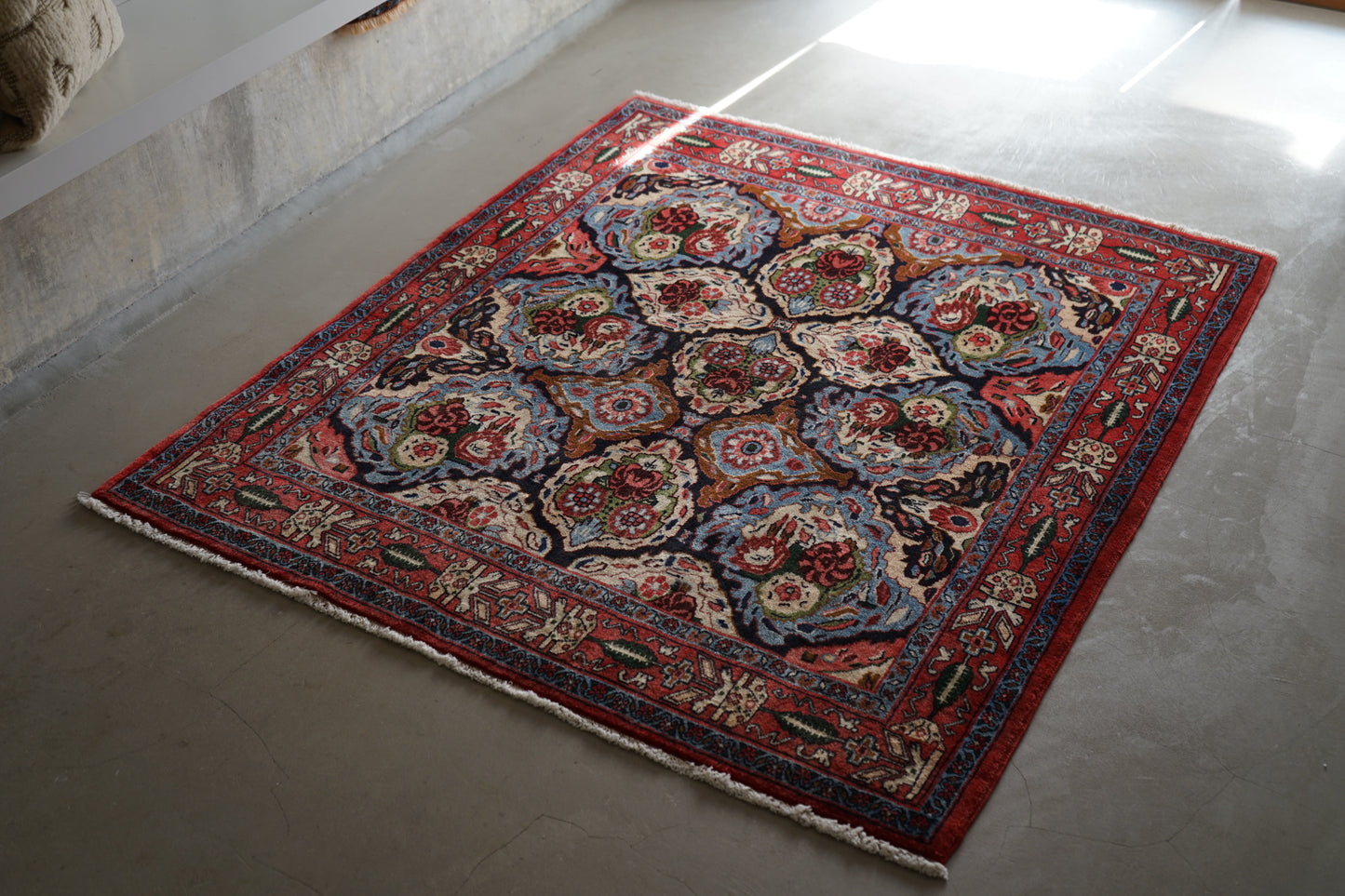 IRAN ANTIQUE BIJAR SANANDAJI MILZA ALI 1920年代 150 × 127 cm