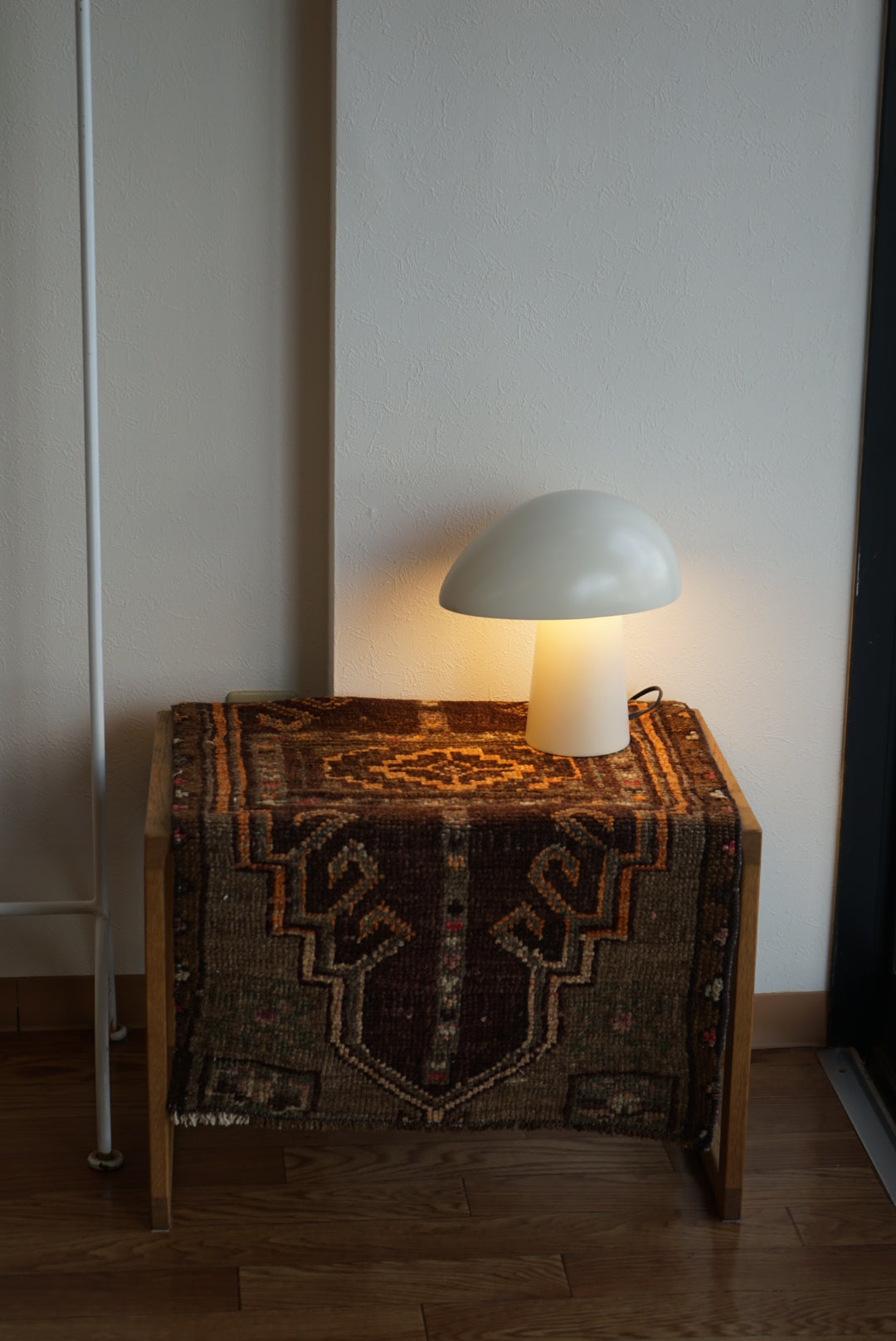 Türkiye Old Oushak Brown , Orange Medallion 1970年代 80.5 × 50 cm No.TR25415
