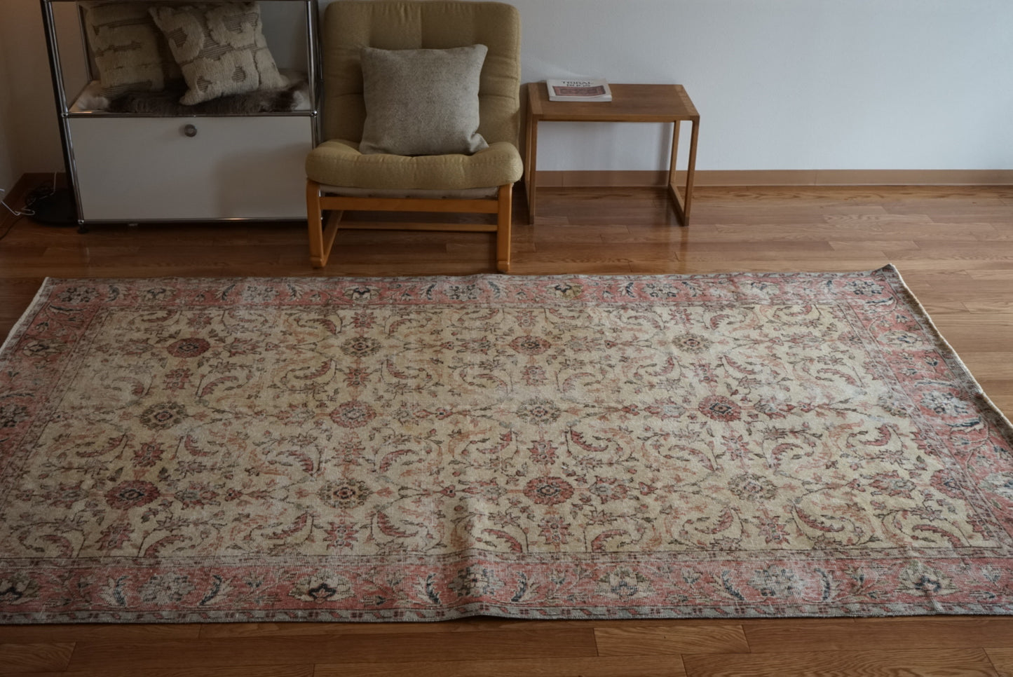 Türkiye Old Isparta Floral Pink , Beige 1970年代 250 × 154 cm No.TR25496 / 国内送料無料