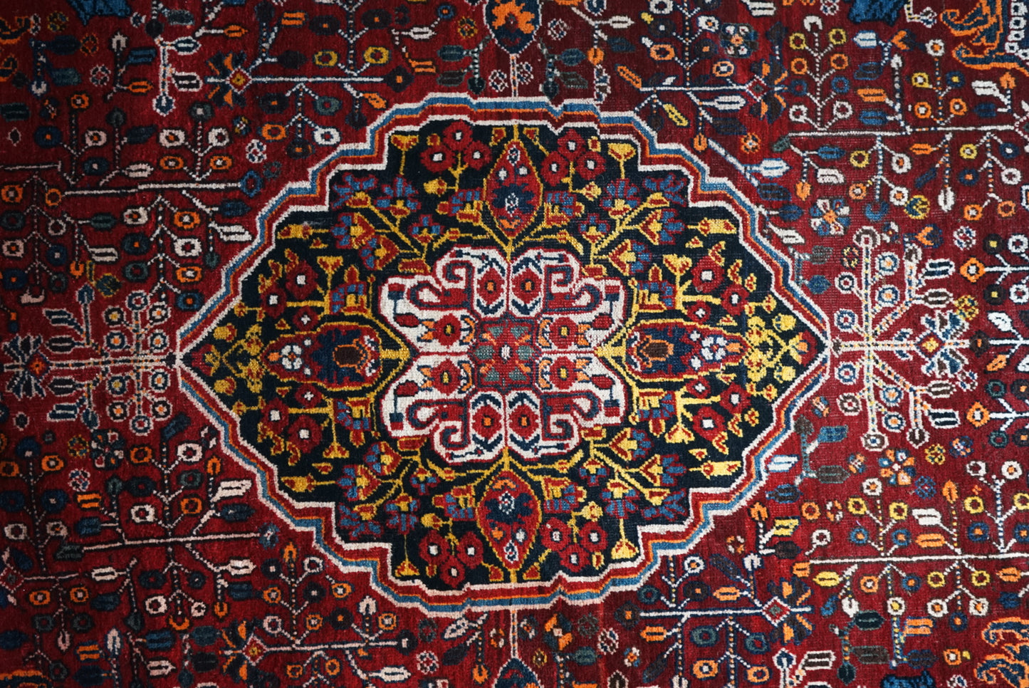 IRAN ANTIQUE SHIRAZ QASHQAI HEYBATLO 1880年代 214 × 123 cm