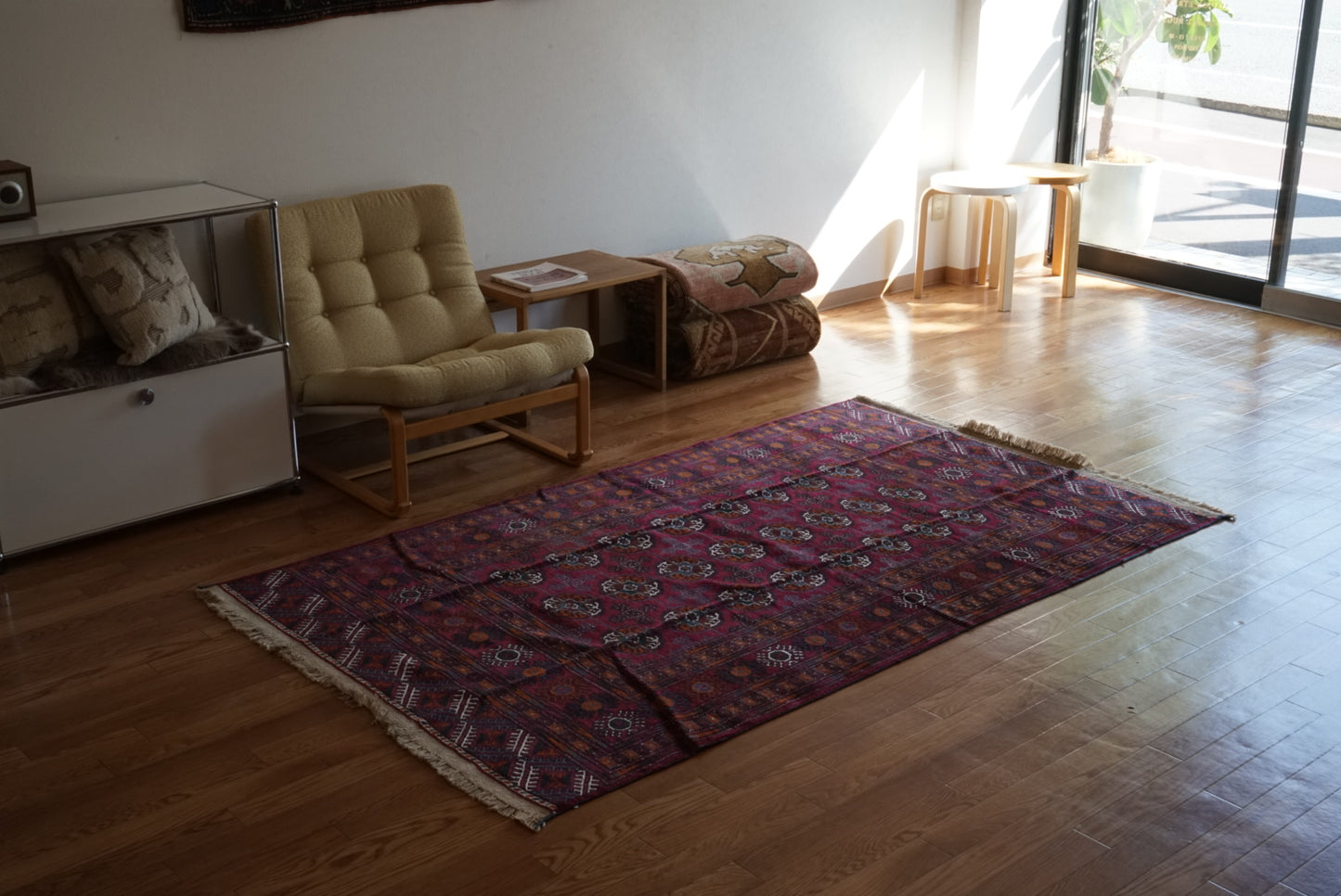 店頭販売 Afghanistan Old Turkmen Cassis 1970年代 210 × 123.5 cm  No.AF2537 / 国内送料無料・羊毛手織り絨毯