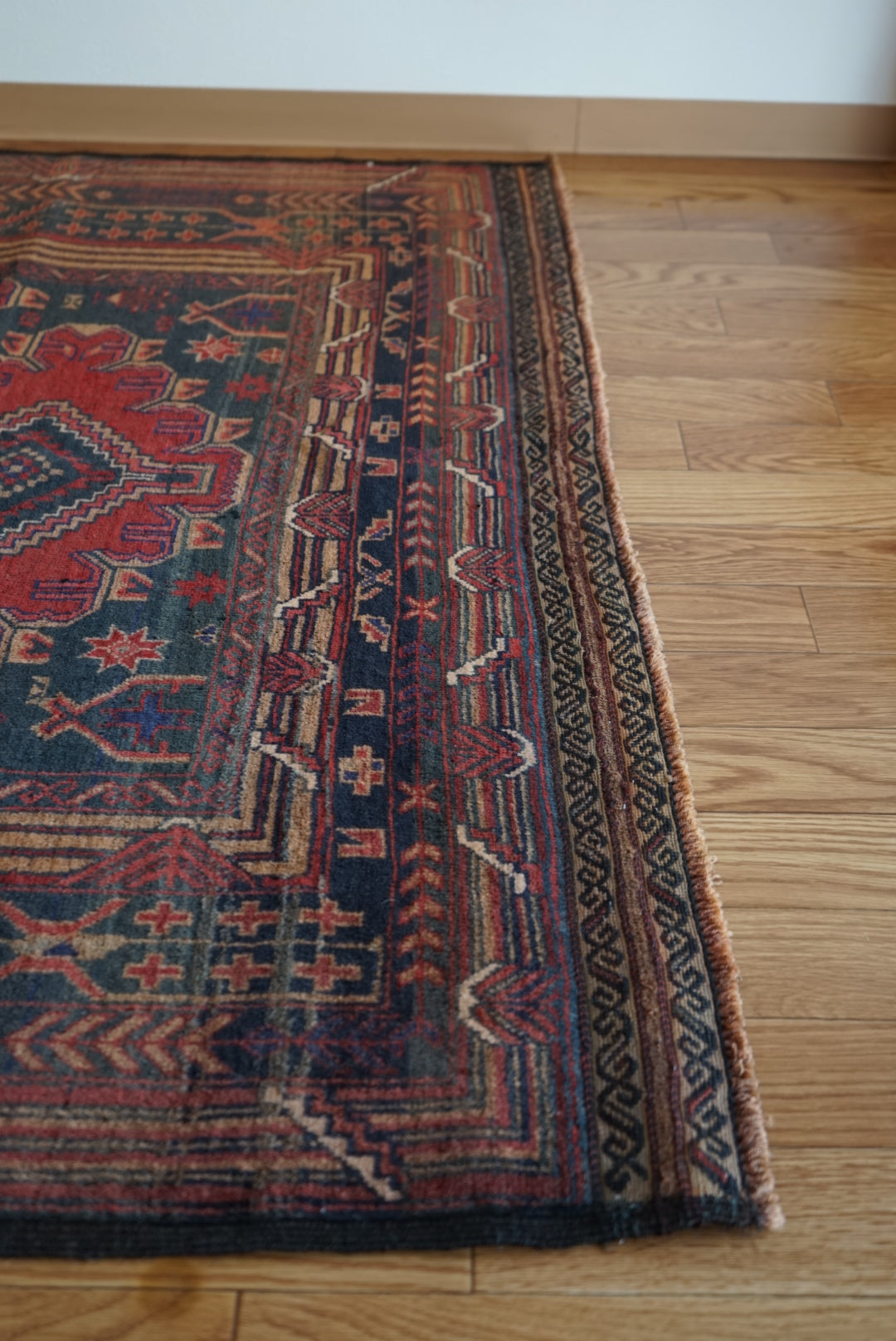 Afghanistan Vintage Baluch Navy Tribal Design 1980年代 208 × 130 cm No.AF2525
