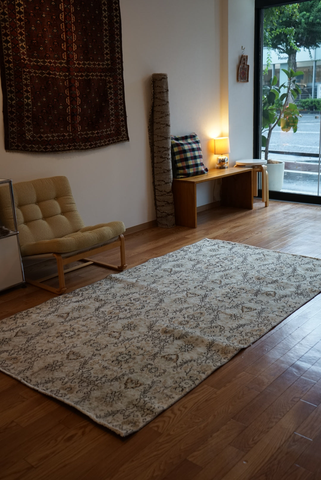 Türkiye Old Isparta Pale Blue , Gold Flower 1970年代 234 × 133 cm No.TR25516 / 国内送料無料・羊毛手織り絨毯