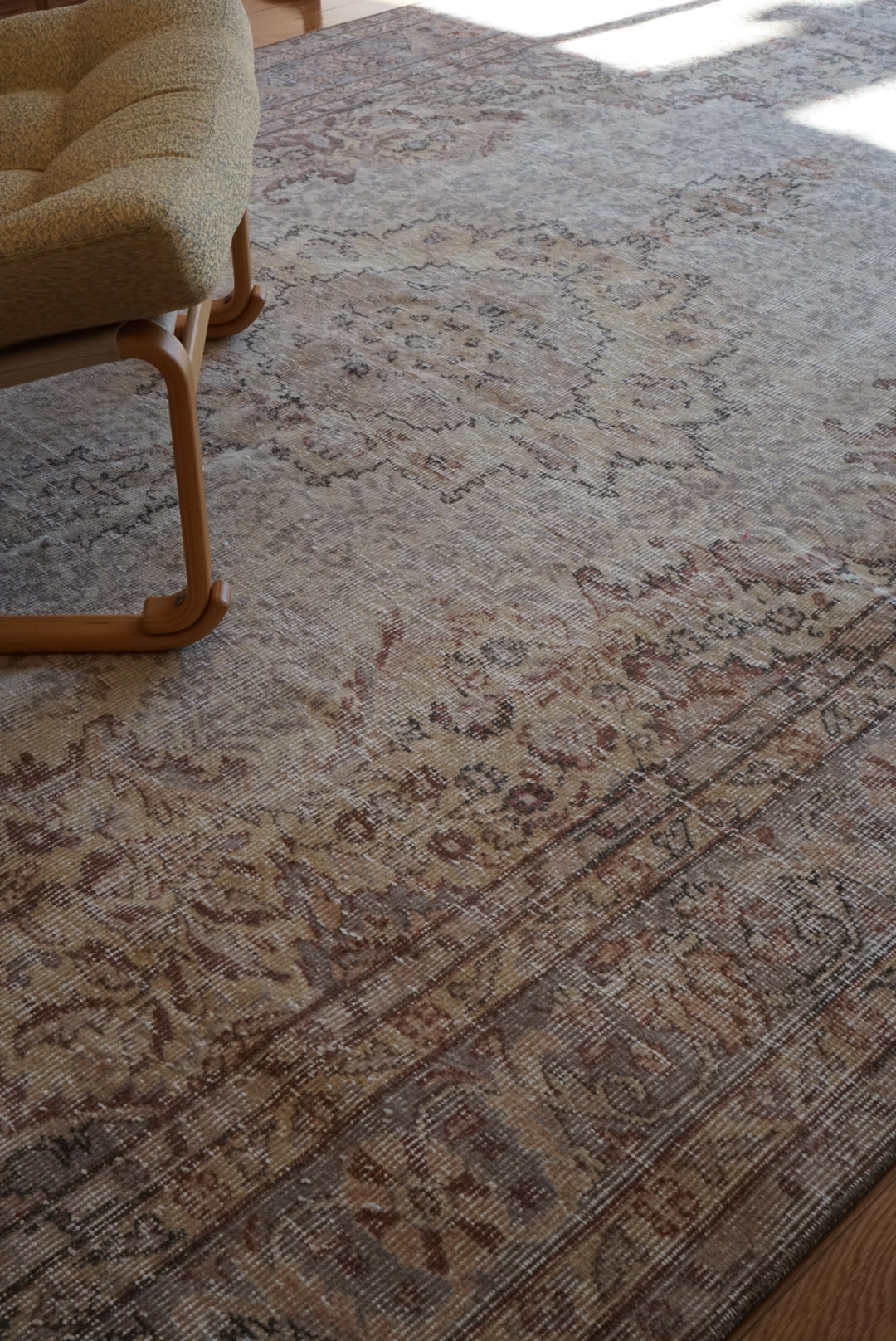 Türkiye Old Isparta Medallion Beige , Glay 1960年代 284 × 183.5 cm No.TR25476