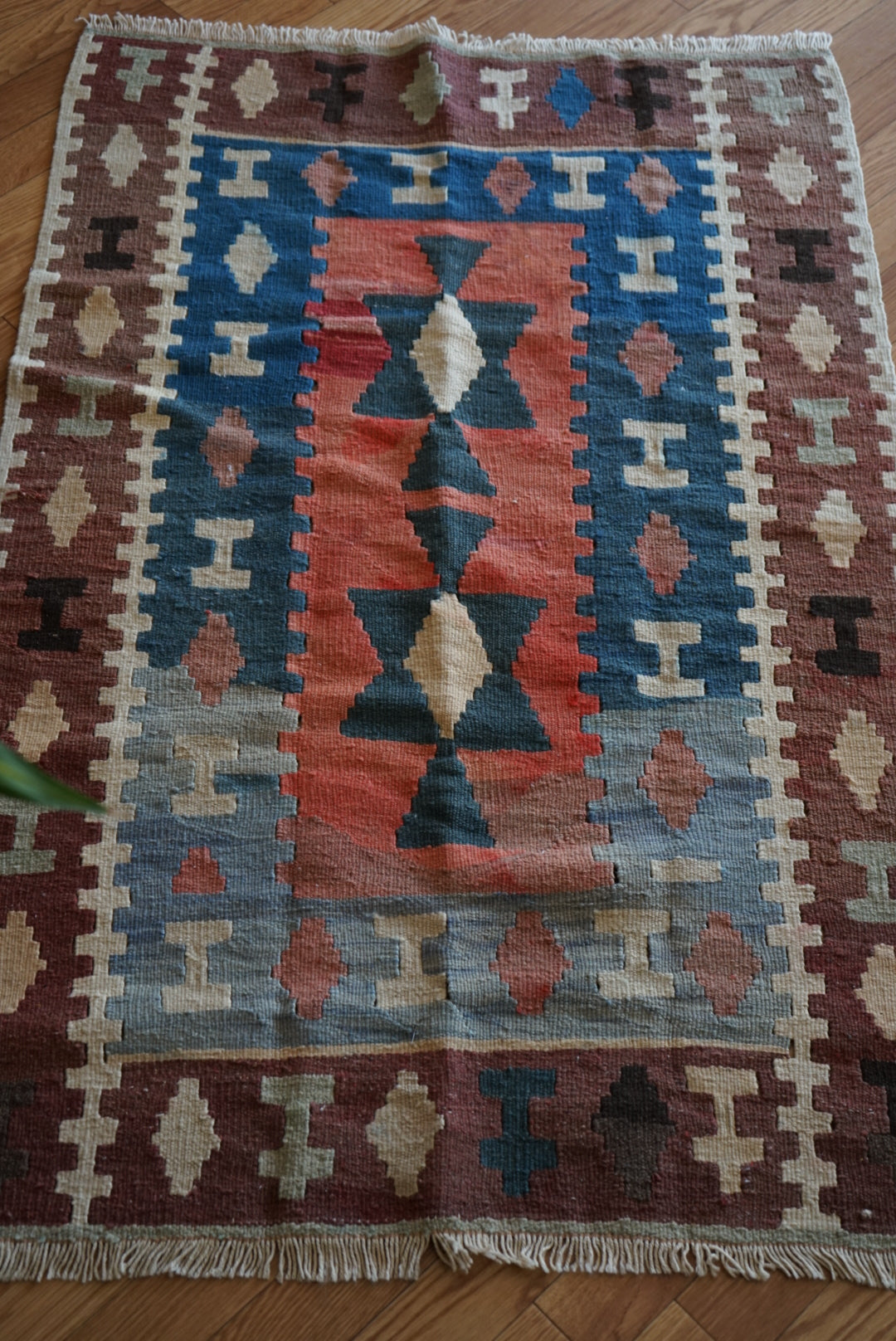 Türkiye Old Kilim Anatoria Tribal Design Blue , Brown , Red 1980年代 145 × 92.5 cm No.TR25549 / 国内送料無料・羊毛手織りキリム