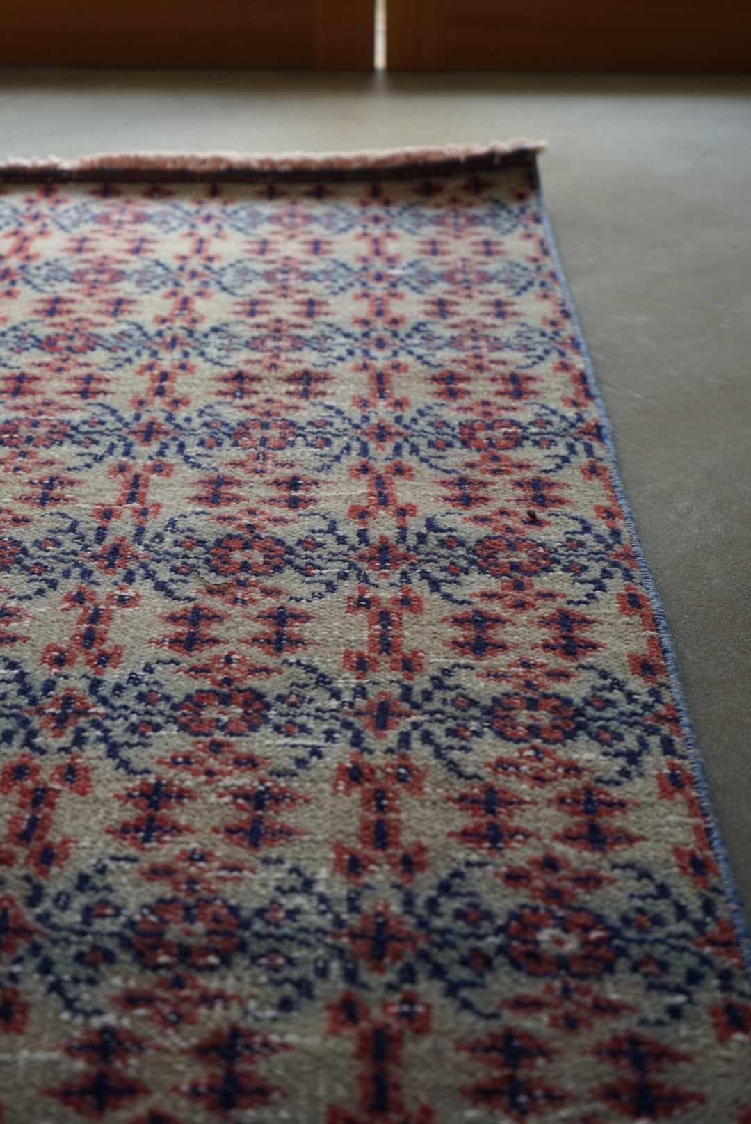 Türkiye Old Isparta Beige , Red , Navy Runner 1970年代 262 × 130 cm No.TR25263