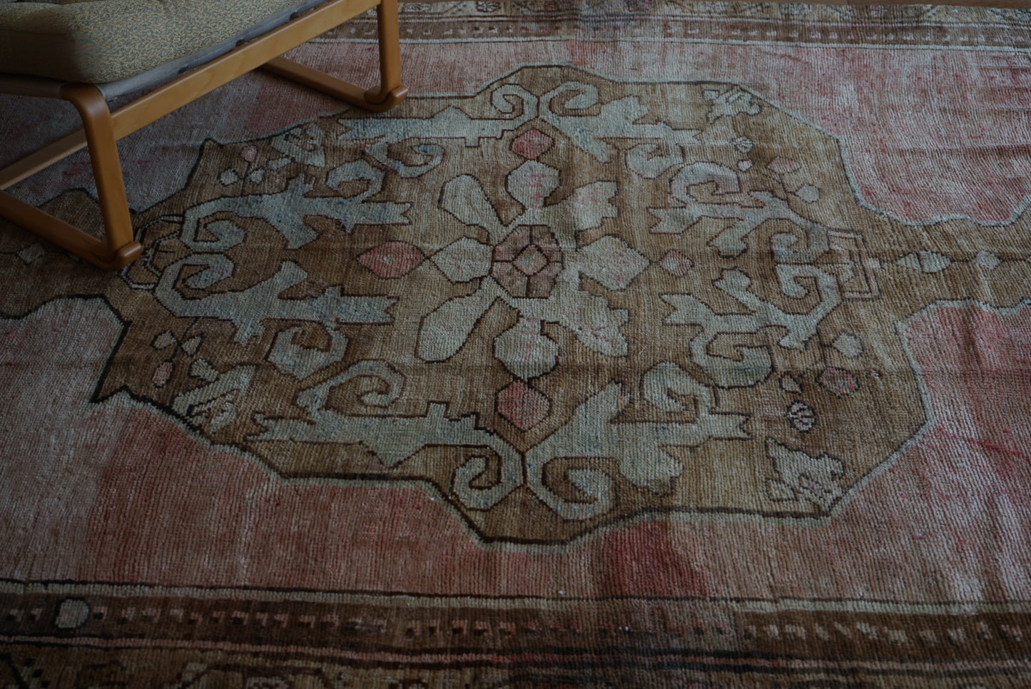 TURKEY OLD OUSHAK SALMON PINK 1970年代 286 × 162 cm No.TR25197