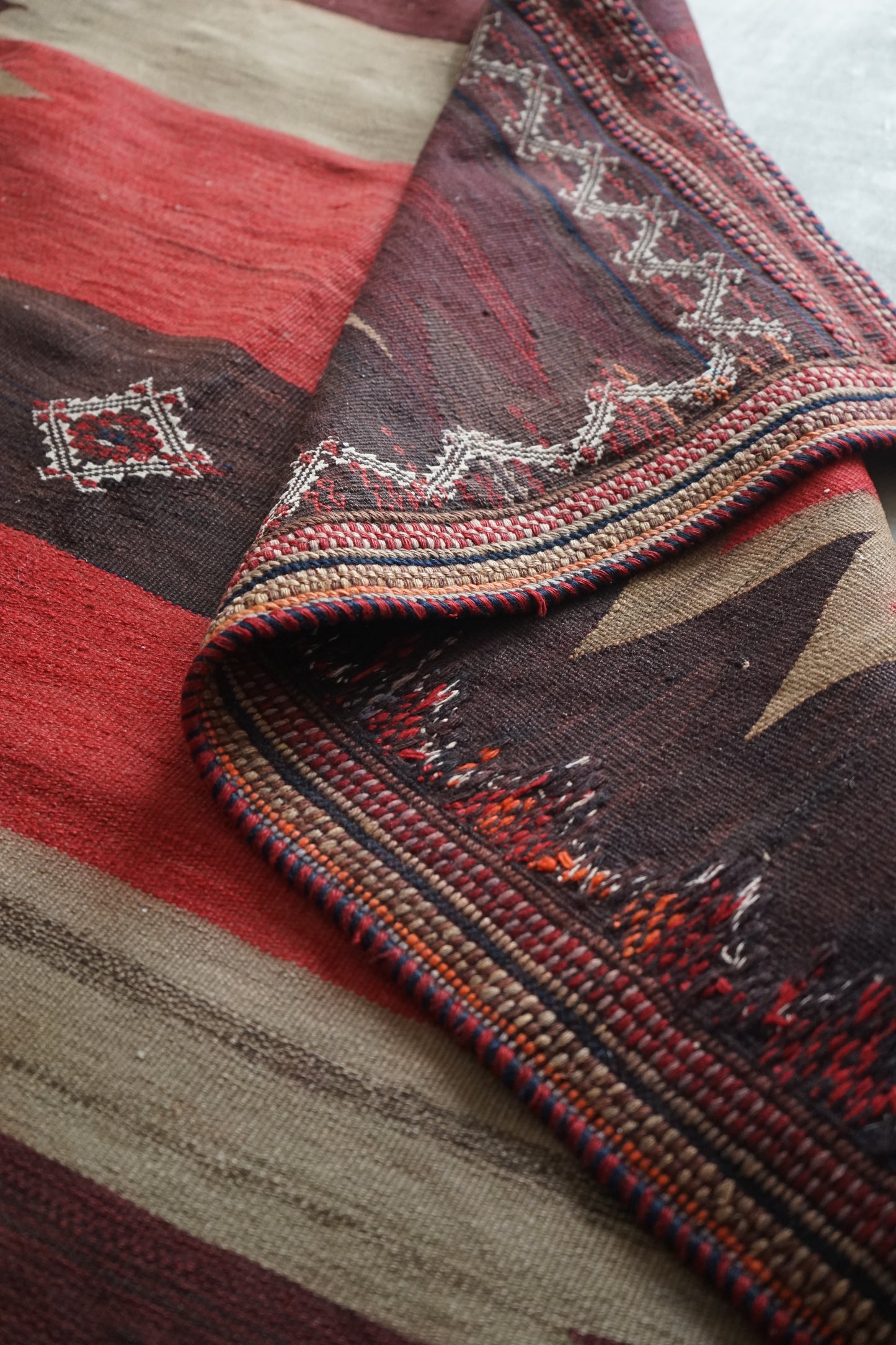 IRAN ANTIQUE AFSHAR TABLECLOTH 1840年代 129 × 126.5 cm