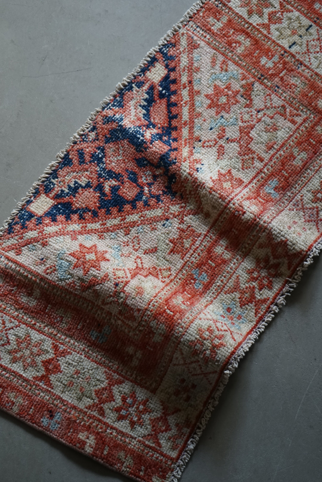 Türkiye Old Oushak Red Small size 1970年代 96.5 × 44 cm No.TR25241