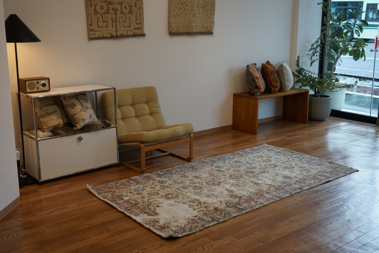 Türkiye Old Isparta Ancient Beige Floral 1970年代 214 × 114.5 cm No.TR25436
