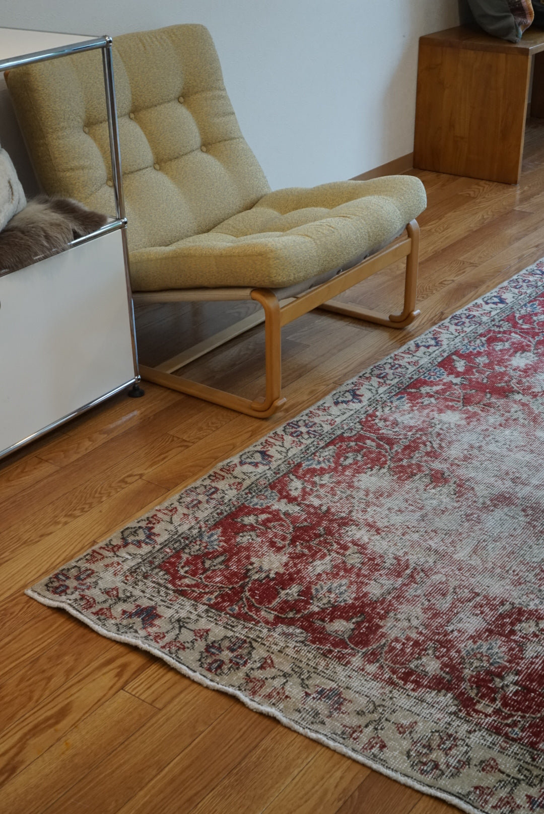 Türkiye Old Isparta Red Floral 1970年代 195 × 107.5 cm No.TR25437