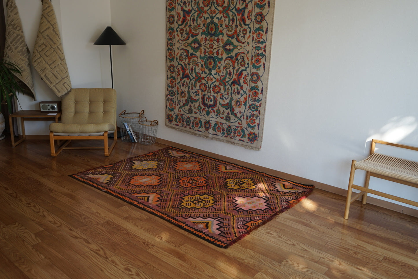 Türkiye Old Kilim Kars Tribal Design Purple 1970年代 180.5 × 135 cm No.TR25548 / 国内送料無料・羊毛手織りキリム