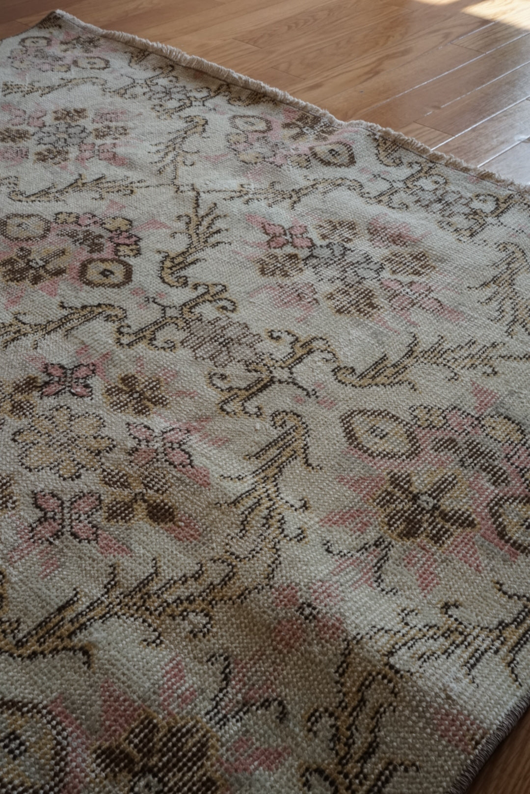 Türkiye Old Isparta Pink Flower 1970年代 179.5 × 134.5 cm No.TR25473