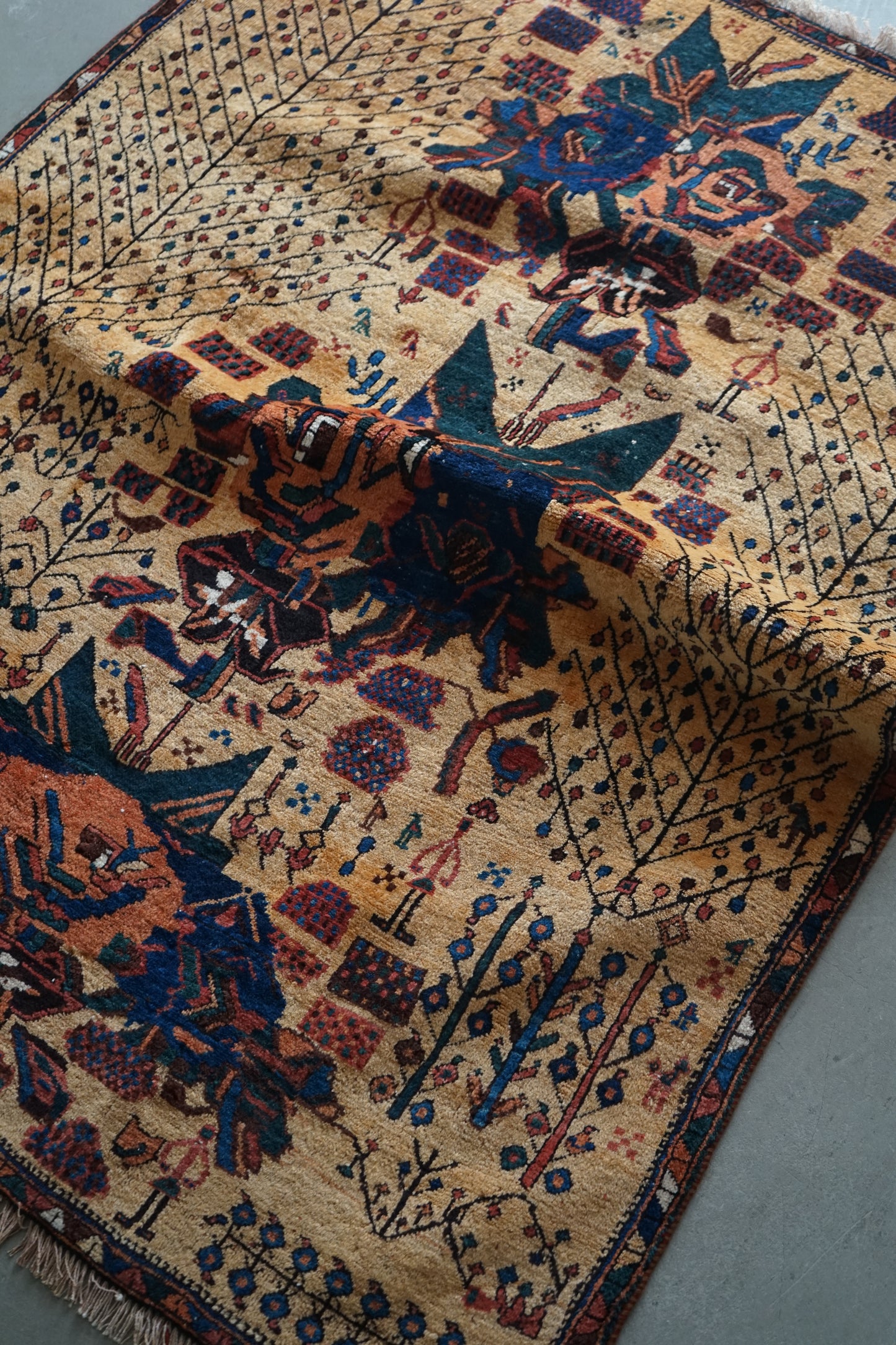 店頭販売 IRAN ANTIQUE QASHQAI SHIRAZ NEYRIZ 1770年代 114 × 129 cm