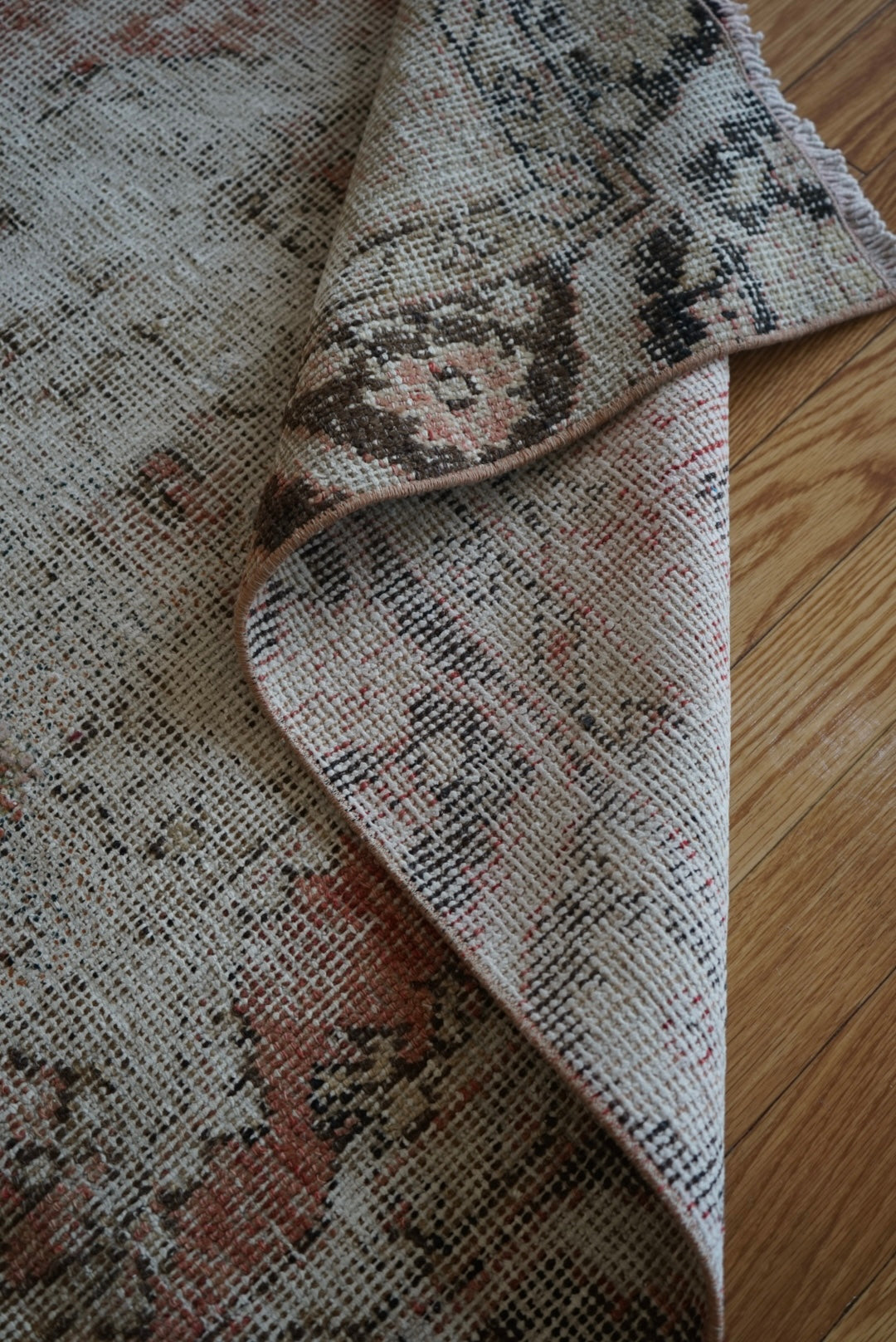 Türkiye Old Isparta Brown, CoralPink 1970年代 199 × 123 cm No.TR25277