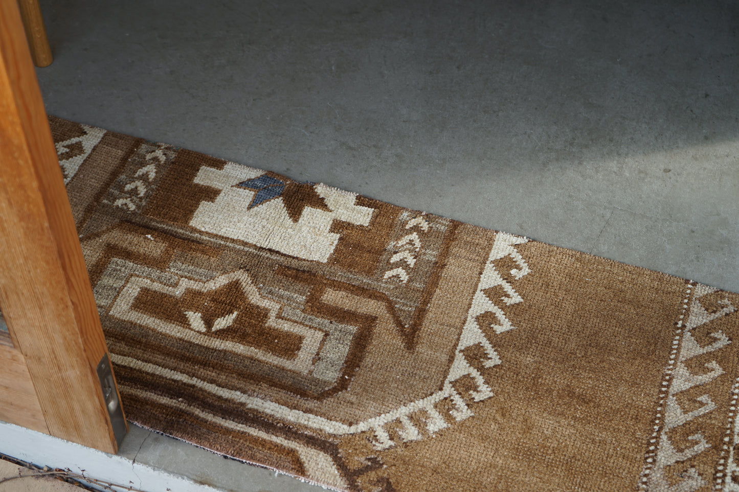 TURKEY OLD BROWN RUNNER SMALL SIZE 1970年代 130 × 43 cm No.TR25218