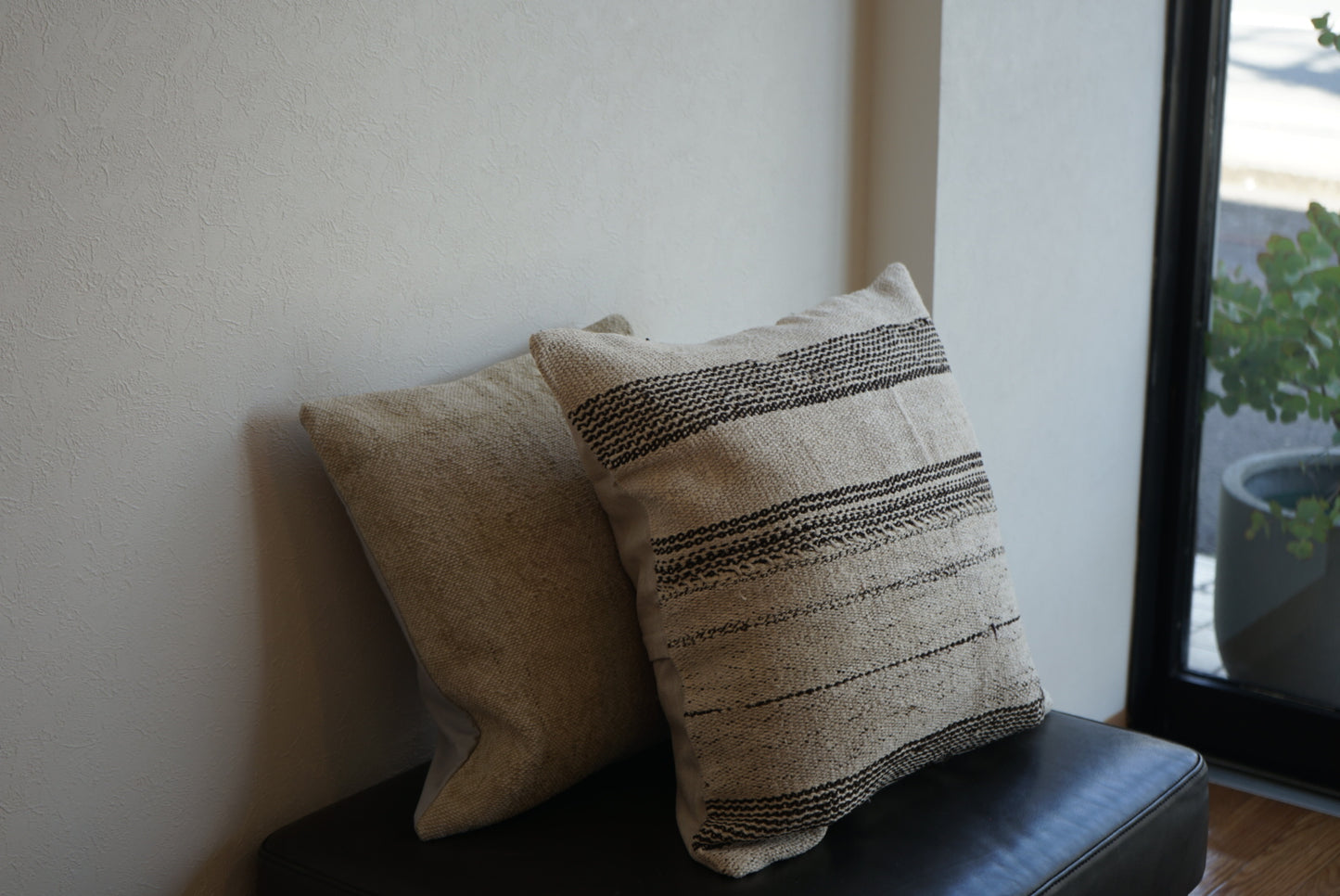 Türkiye Old Kilim Cushion Cover Stripe White , Black 50 × 50 cm No.TR25393