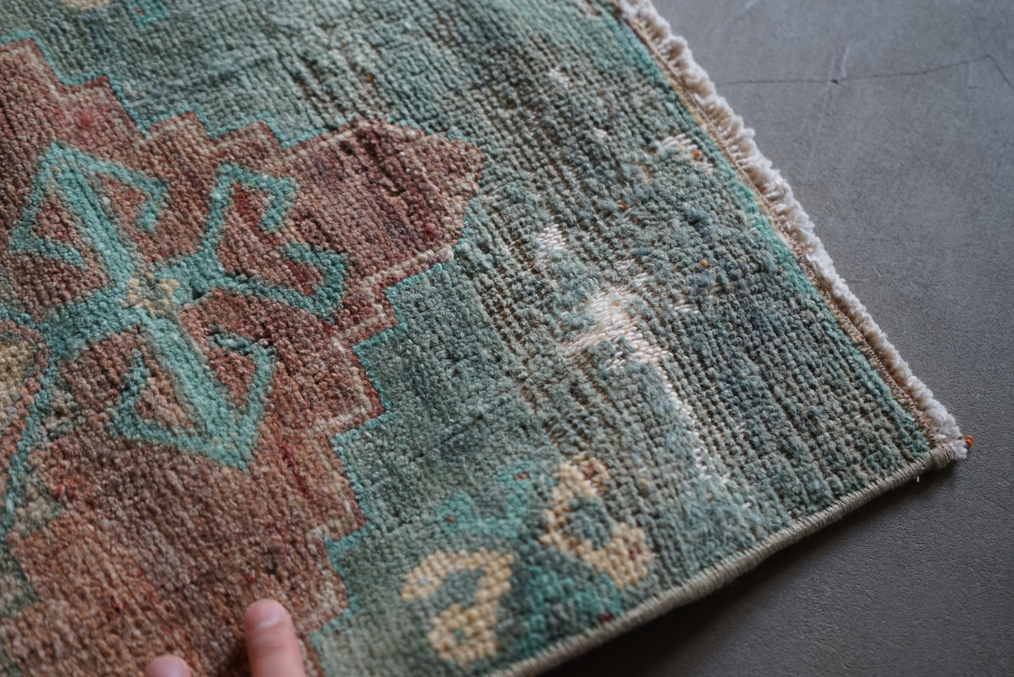 Türkiye Old Oushak Beige Blue Small size 1970年代 80 × 40 cm No.TR25243