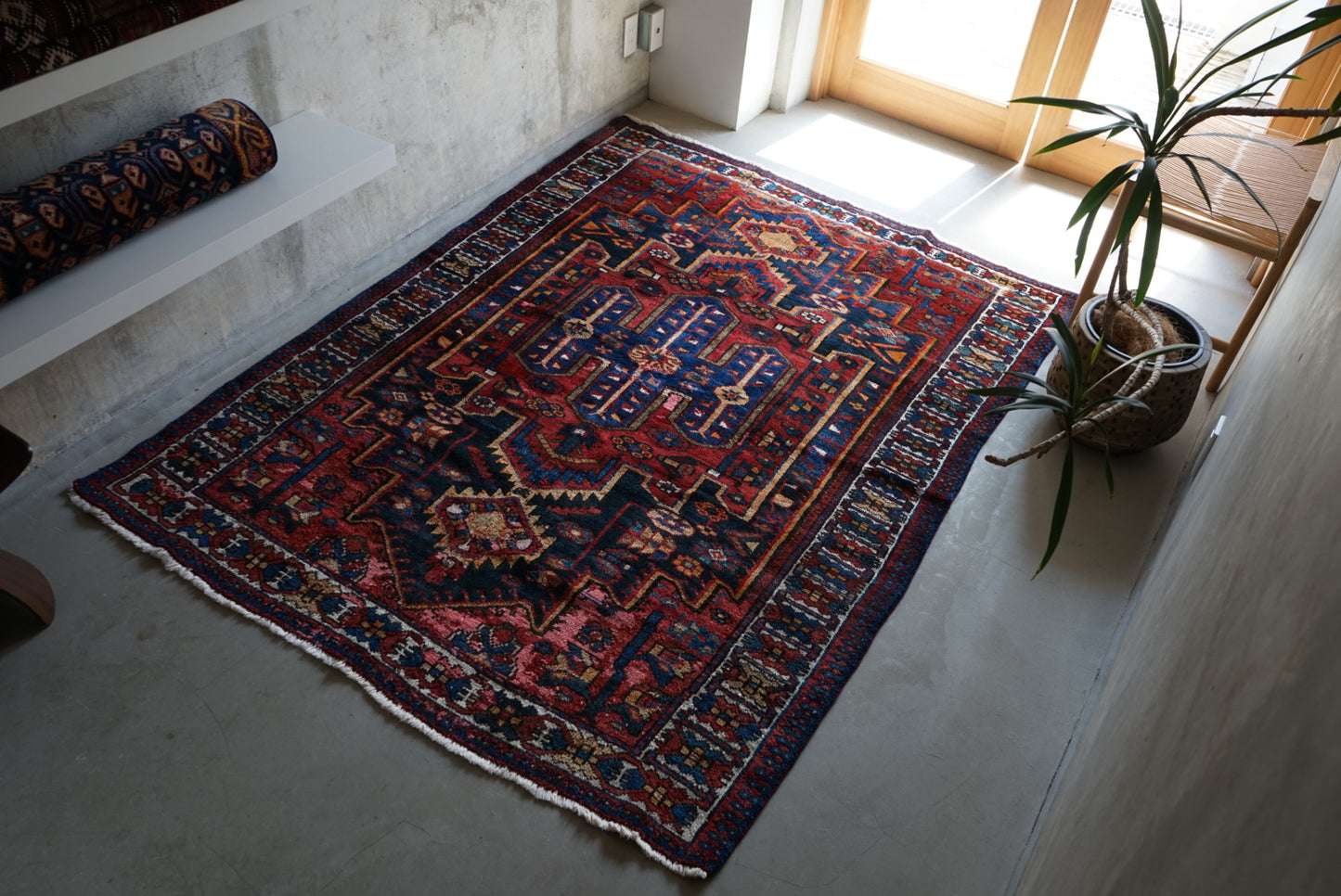 店頭販売 IRAN ANTIQUE BAKHTIARI 
1930年代 203 × 151 cm