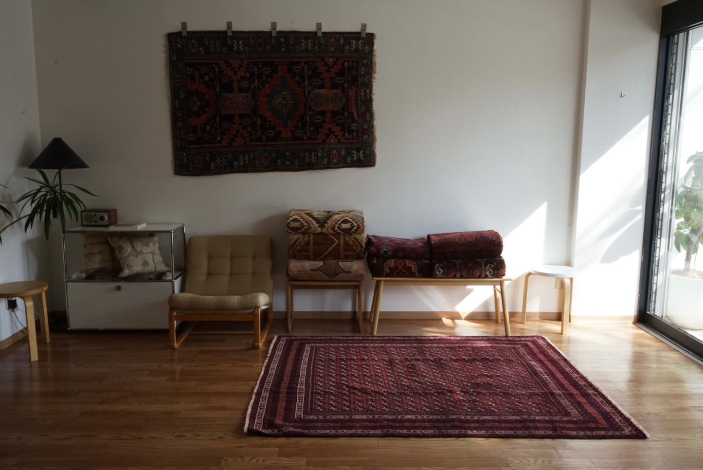 店頭販売 Afghanistan Old Turkmen Mauri Gul 1980年代 190 × 147 cm  No.AF2538 / 国内送料無料・羊毛手織り絨毯