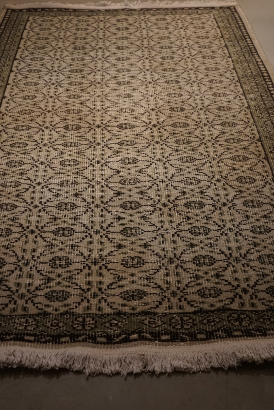 Türkiye Old Isparta Beige , Green 1970年代 219 × 127.5 cm No.TR25252