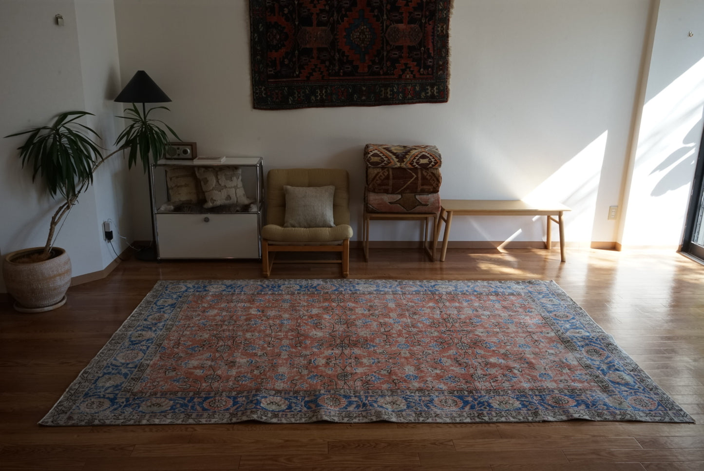 Türkiye Old Isparta Scarlet , Blue 1970年代 271.5 × 164 cm No.TR25507 / 国内送料無料・羊毛手織り絨毯