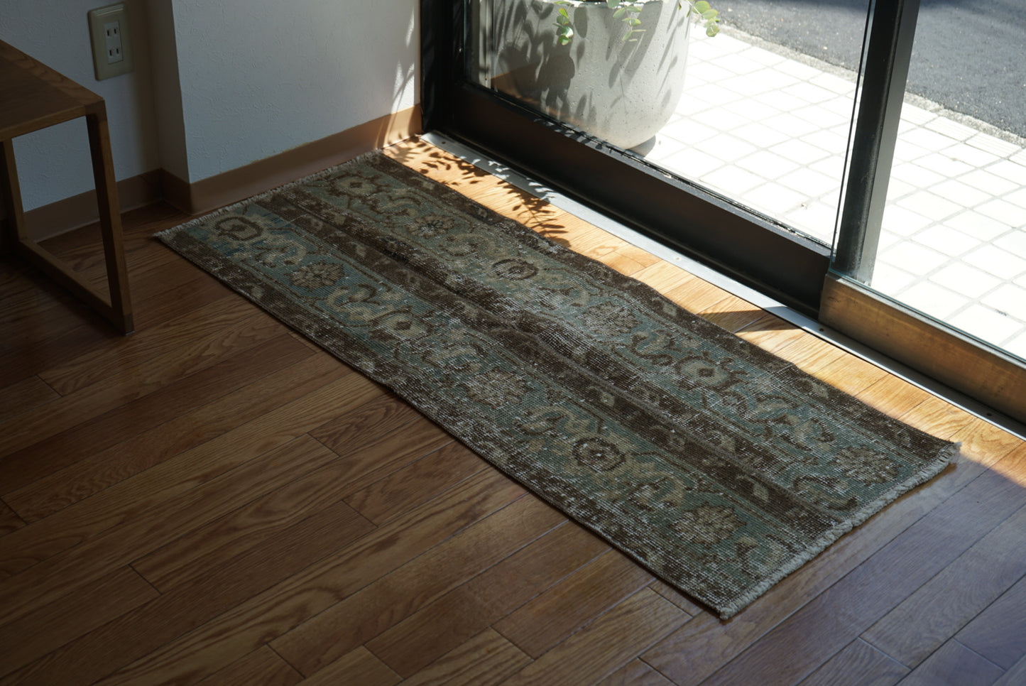 Türkiye Old Oushak Mintgreen , Brown Patchwork 1970年代 121.5 × 50 cm No.TR25409